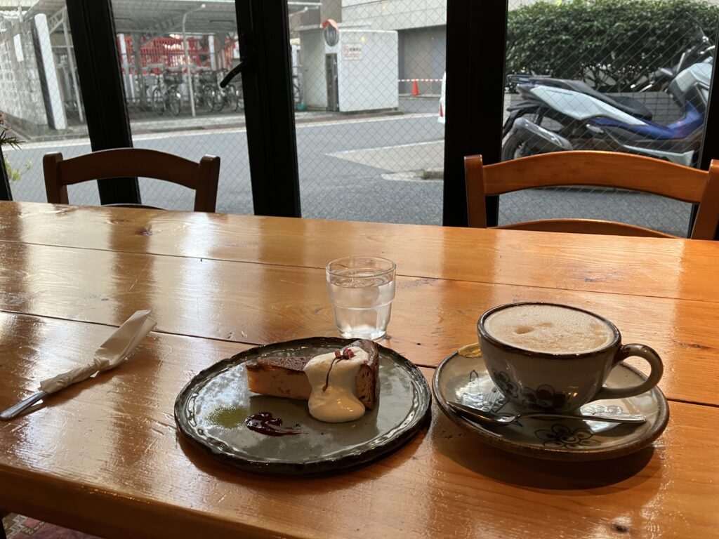 喫茶店、ケーキとコーヒー 都会・田舎アキラ美味いもん放浪記